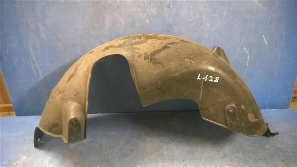 подкрылок BMW X3 E83  M57N2 218 лс 3.0D