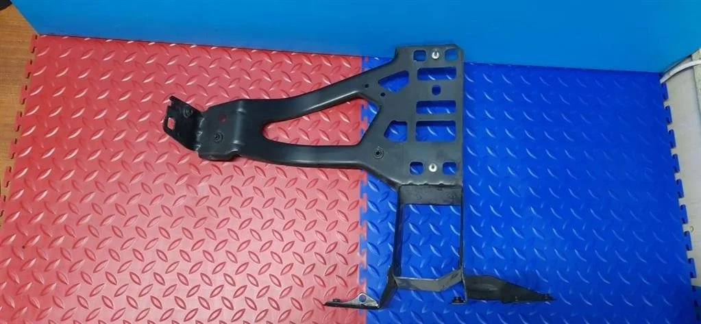 кронштейн фары боковой BMW 5-серия E60/E61  N52B30 218 лс 528xi