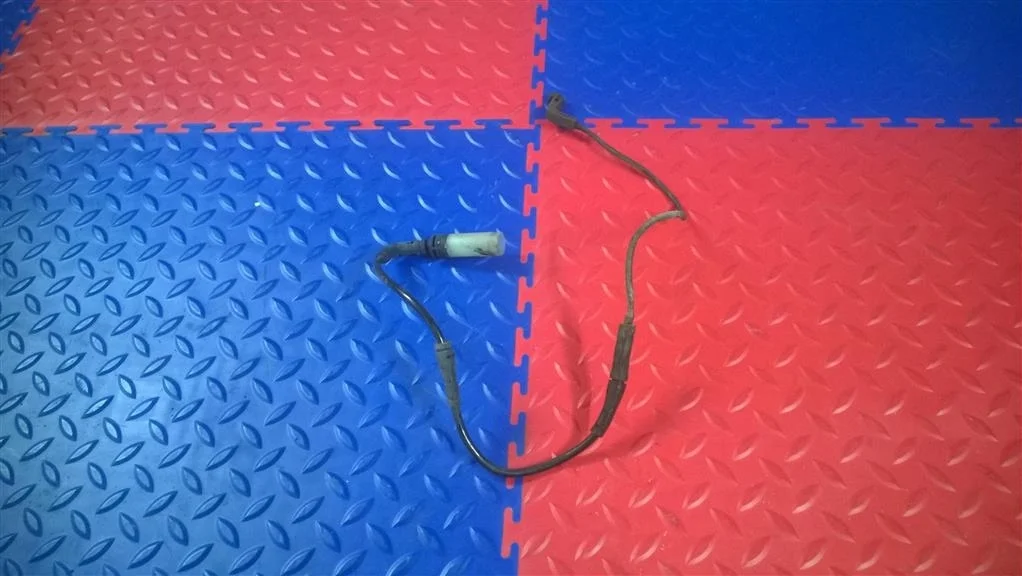 датчик износа колодок BMW 5-серия E60/E61  N52B30 218 лс 528xi