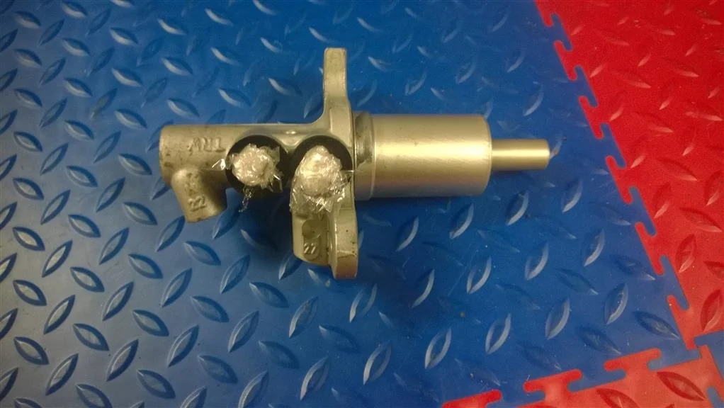 главный тормозной цилиндр BMW 5-серия E60/E61  N52B30 218 лс 528xi