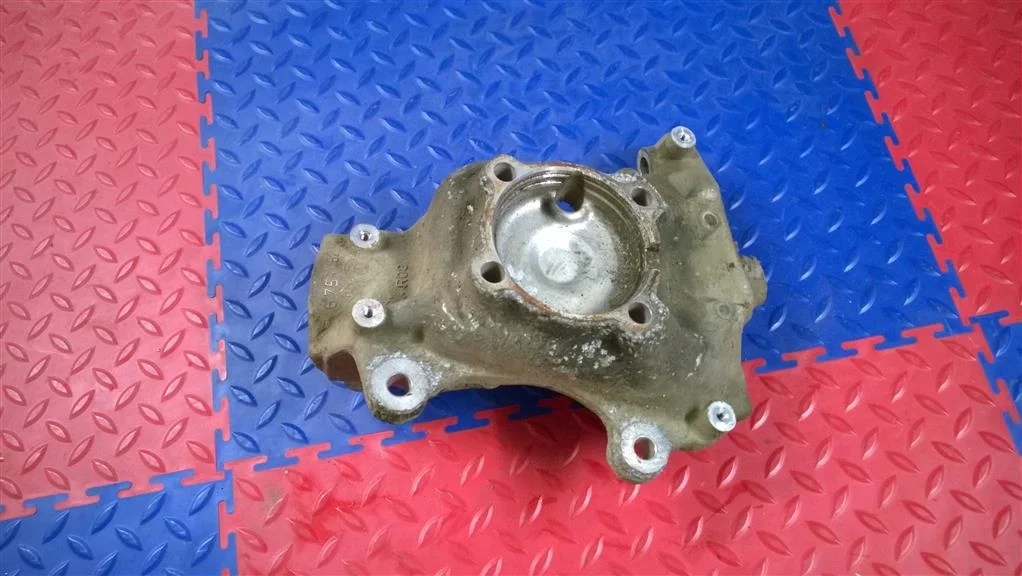 кулак поворотный BMW 7-серия E65/E66 31216753462