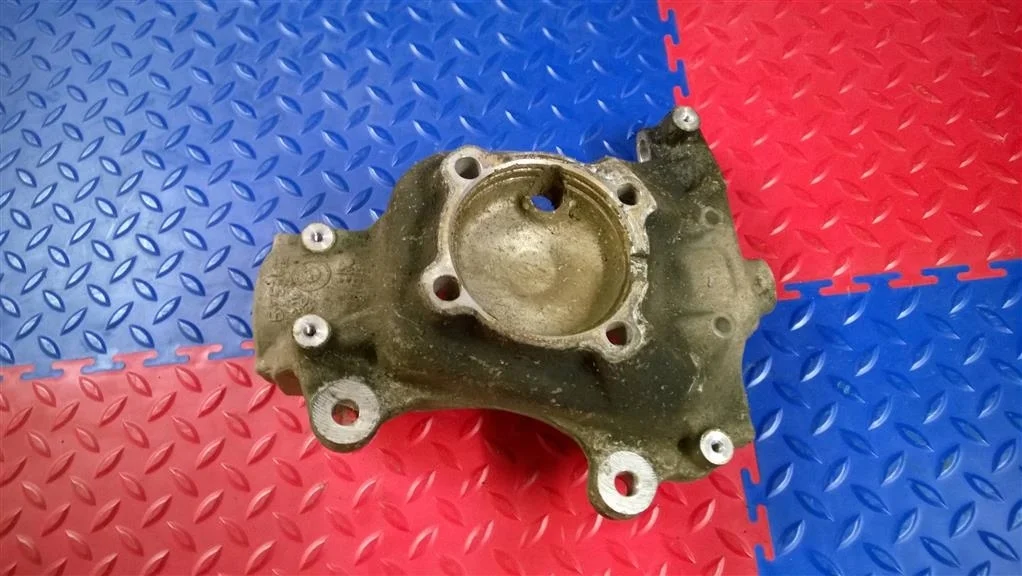 кулак поворотный BMW 7-серия E65/E66 31216753462