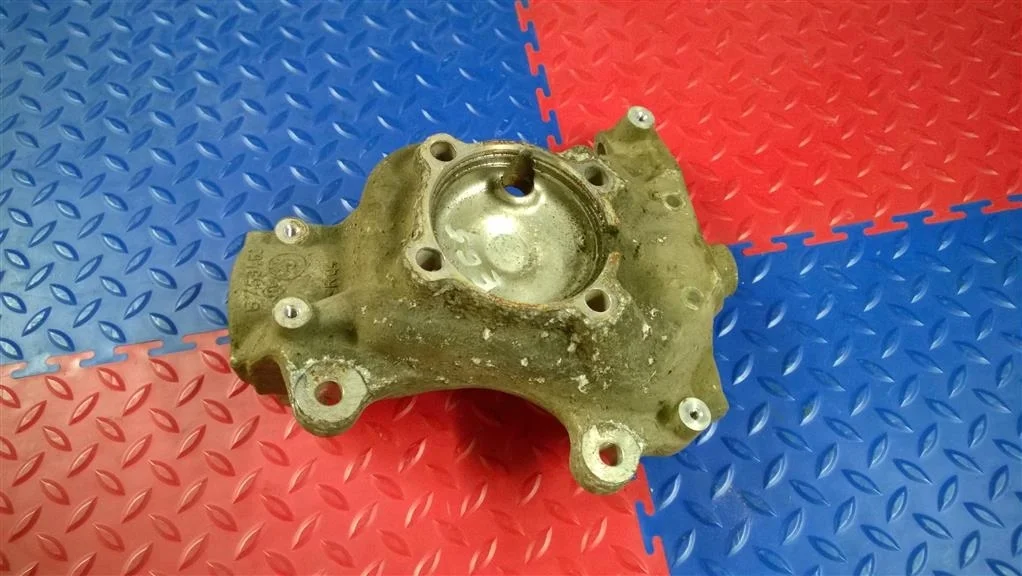 кулак поворотный BMW 7-серия E65/E66 31216753462