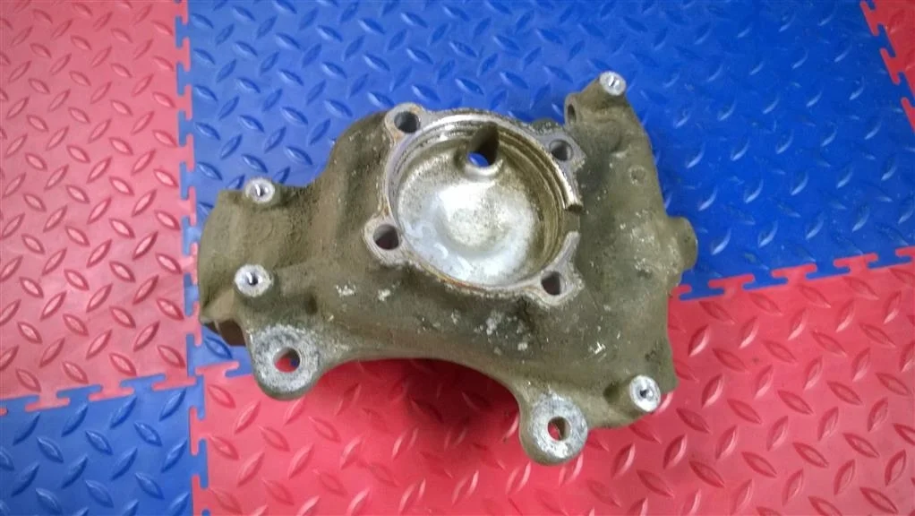 кулак поворотный BMW 7-серия E65/E66 31216753462