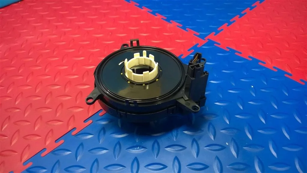 кольцо контактное подрулевое BMW 5-серия E60/E61  N47D20A 177 лс 520d