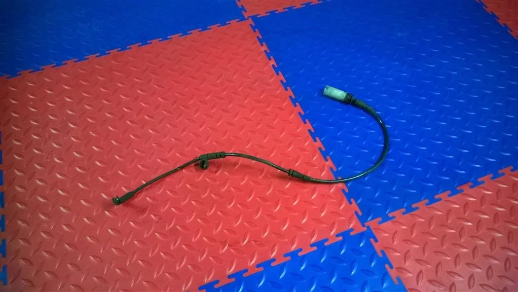 датчик износа колодок BMW 5-серия E60/E61  N47D20A 177 лс 520d