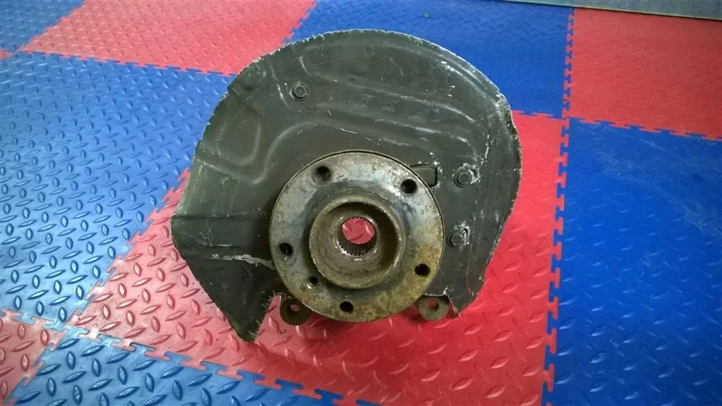 кулак поворотный BMW X3 E83 31213412019