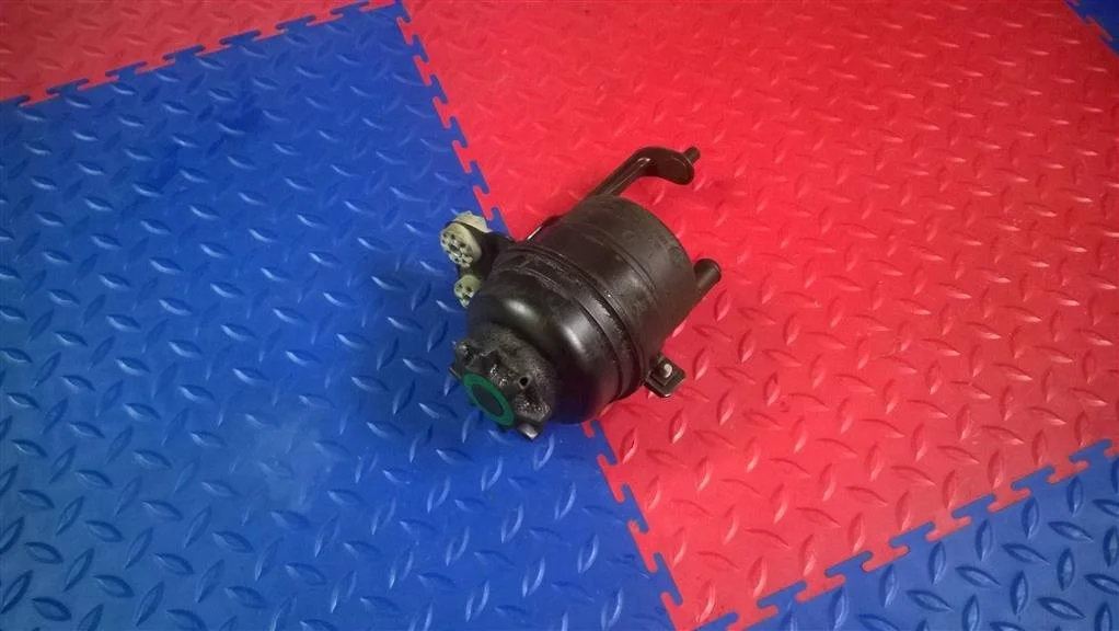 бачок гидроусилителя BMW 5-серия E60/E61  N53B30A 218 лс 525i