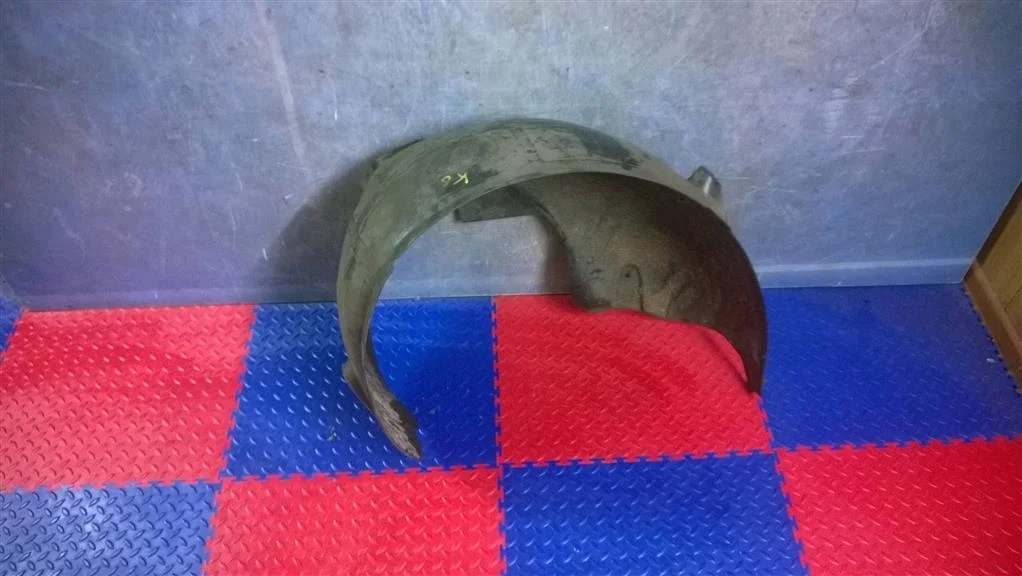 подкрылок BMW X3 E83  M54B30 231 лс 3.0i