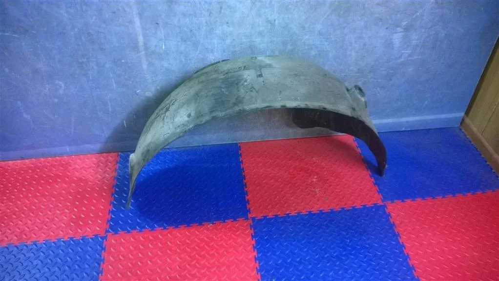 подкрылок BMW X3 E83  M54B30 231 лс 3.0i