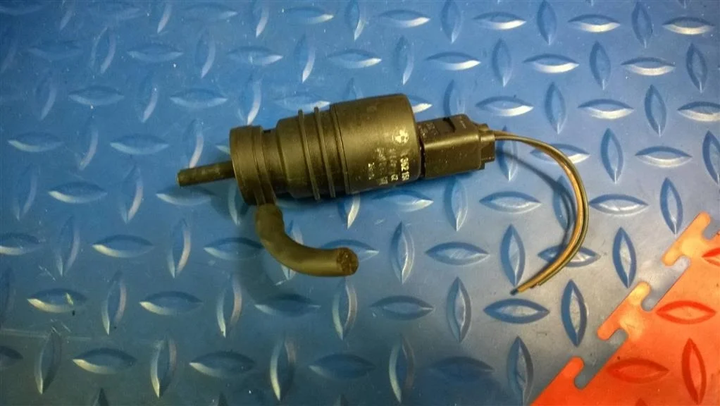 насос омывателя BMW X3 E83  M54B30 231 лс 3.0i