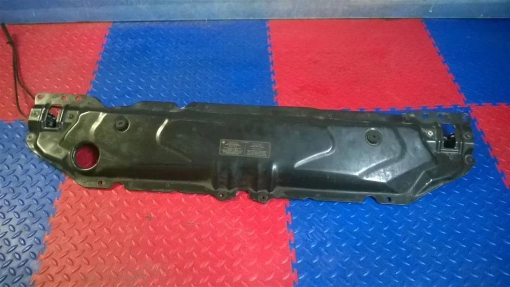 панель телевизор BMW 5-серия E60/E61 51647033741  N43 2008 белый