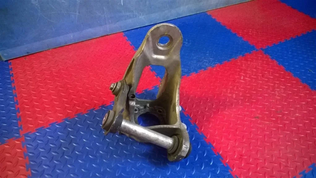 кулак поворотный BMW X5 E70  N52B30 272лс 3.0i