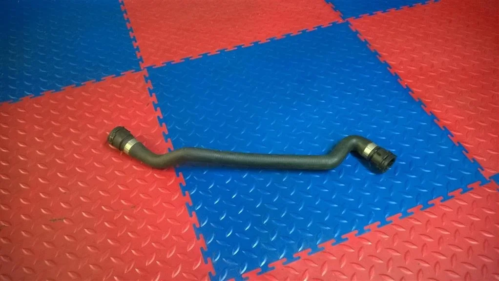 шланг системы охлаждения BMW X3 E83  M54B30 231 лс 3.0i