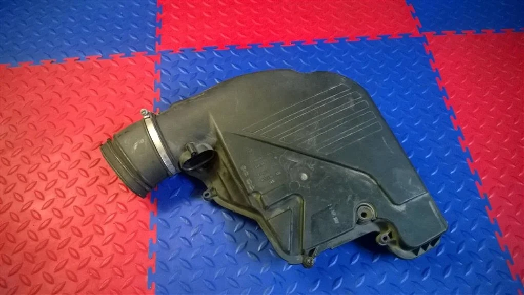 крышка воздушного фильтра BMW 5-серия F07 GT