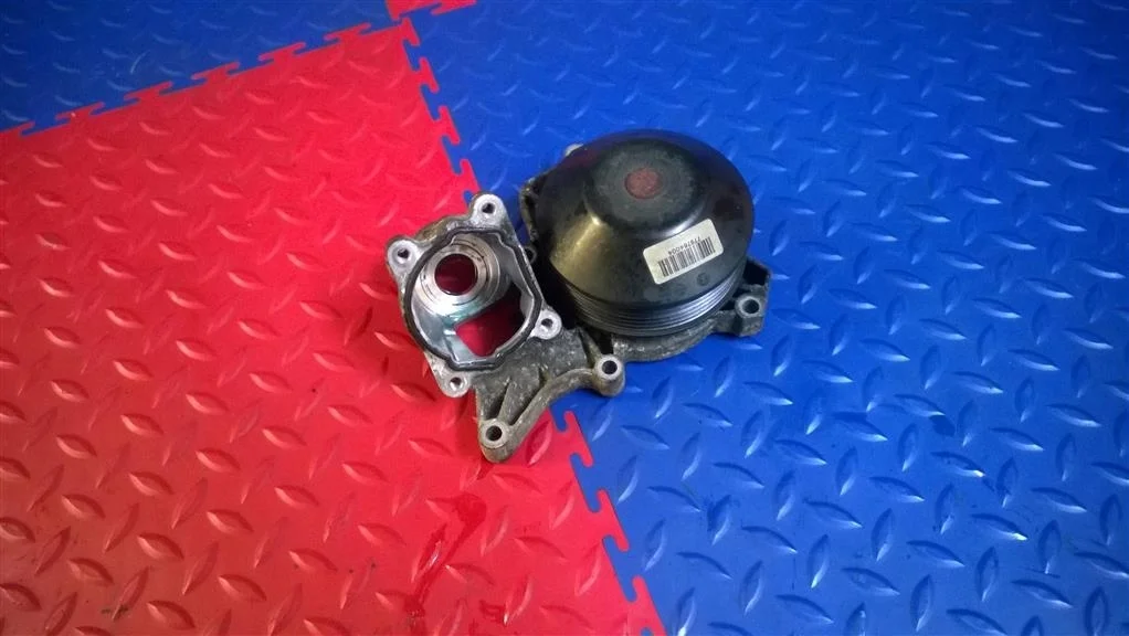 насос водяной помпа BMW X3 E83  N47D20A 177 лс 2.0D