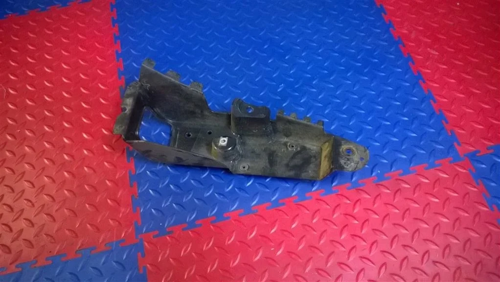 кронштейн заднего бампера BMW X3 E83  N47D20A 177 лс 2.0D