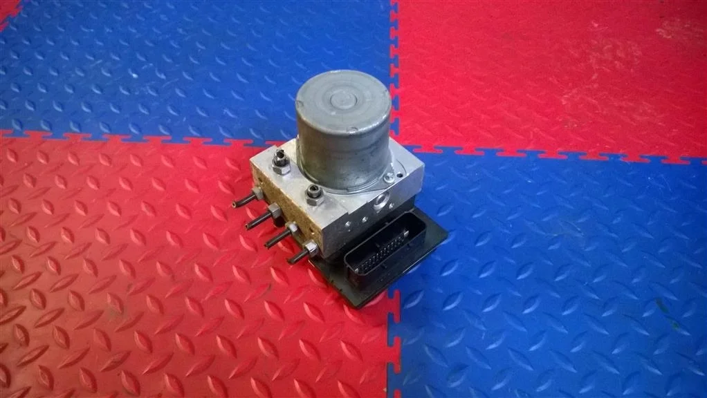 блок abs насос BMW X3 E83  N47D20A 177 л.с. 2.0D