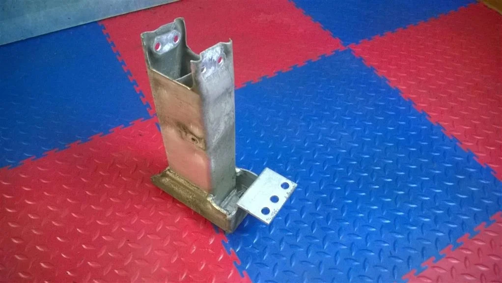 кронштейн усилителя переднего бампера BMW X3 E83 51113448461 Рест  N52B25 218лс 2.5i 2007 BLACK SAPPHIRE METALLIC (475)