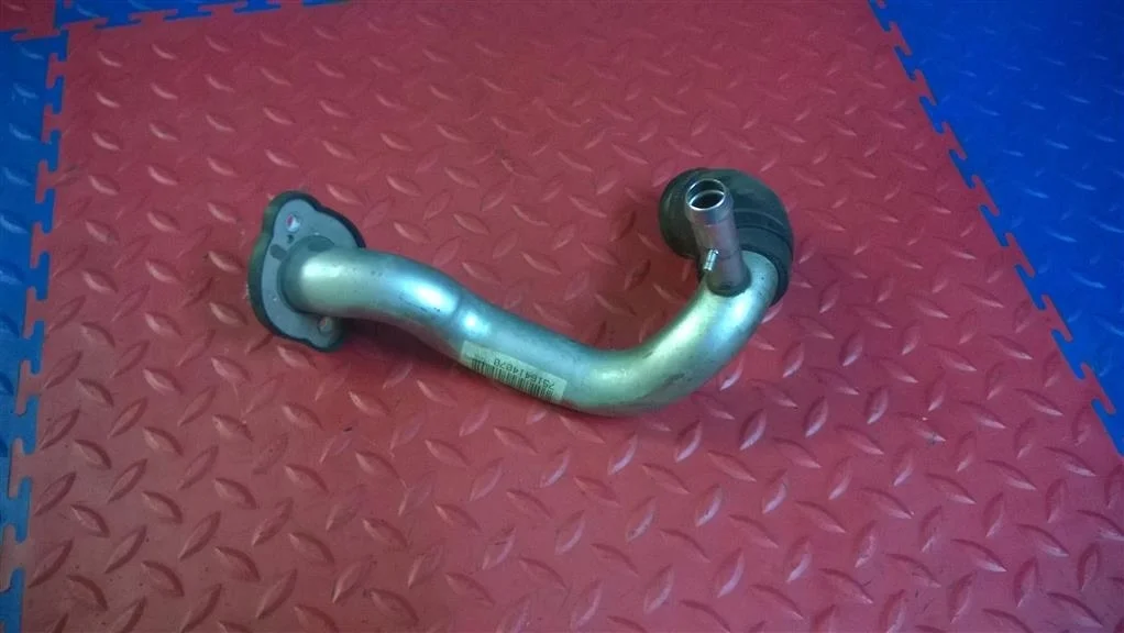 подводящий трубопровод BMW X3 E83  N52B25 218лс 2.5i