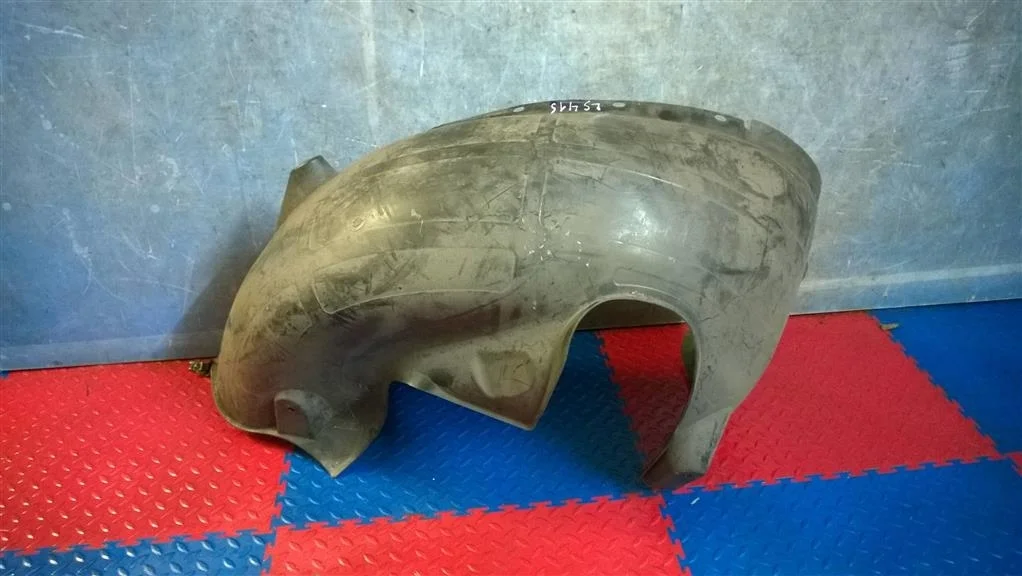 подкрылок BMW X3 E83  N52B25 218лс 2.5i