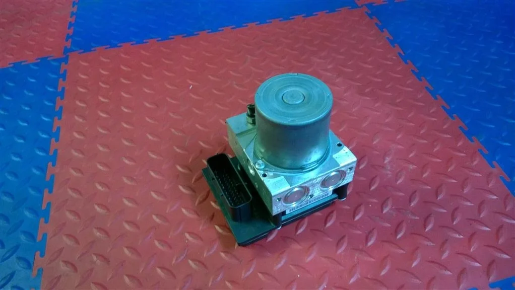 блок abs насос BMW X3 E83  N52B25 218лс 2.5i