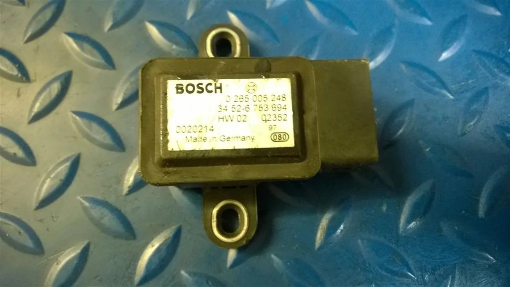 датчик ускорения BMW X5 E53  M62B44 286 лс 4.4i