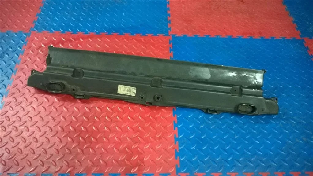 рамка радиатора часть BMW 5-серия E60/E61  N52N