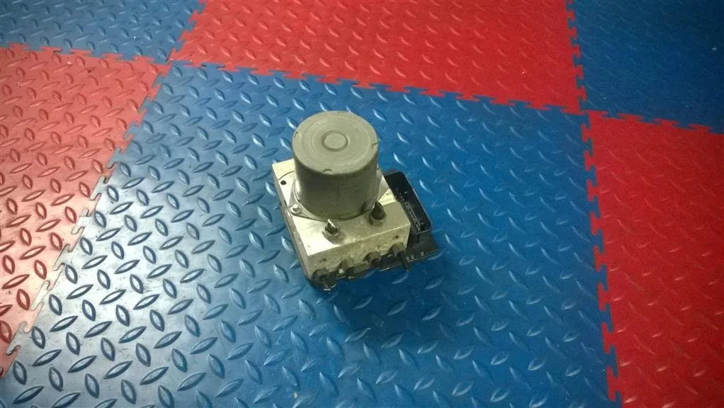 блок abs насос BMW X3 E83  N47D20A 177 лс 2.0D