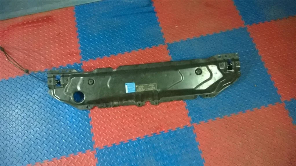 панель телевизор BMW 5-серия E60/E61 51647033741  N52N 2008 BLACK SAPPHIRE METALLIC (475)