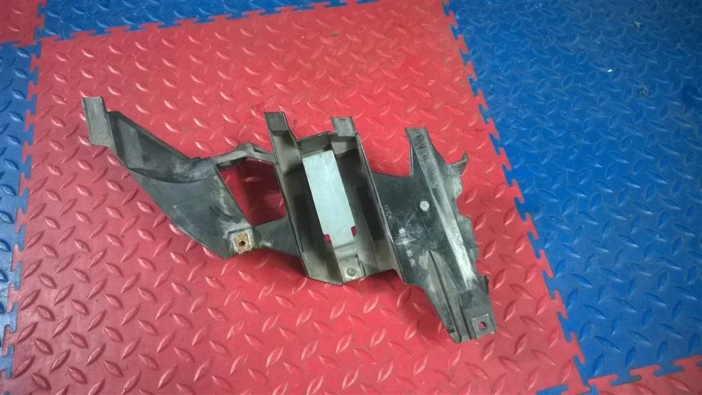 кронштейн фары BMW X5 E53  M62B44