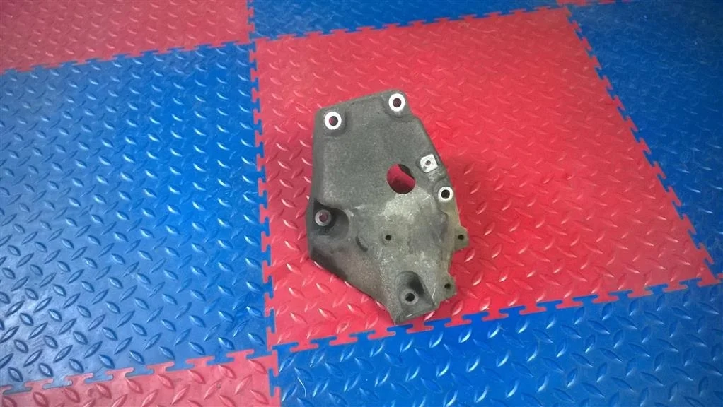 кронштейн двигателя BMW X3 E83 22113451673  N47D20A 177 лс 2.0D 2007 BLACK SAPPHIRE METALLIC (475)