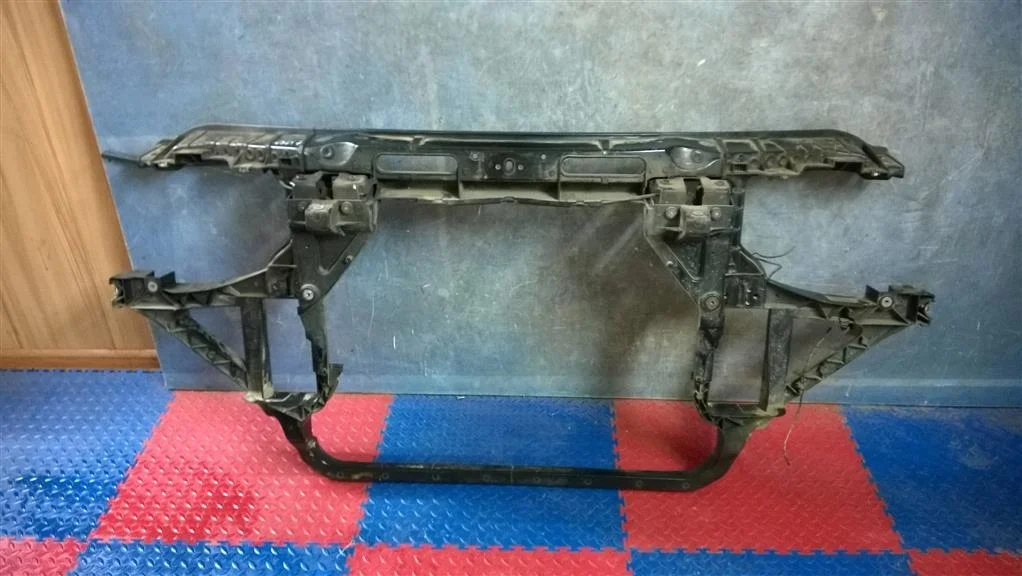 панель телевизор BMW X3 E83  M54B30 231лс 3.0i