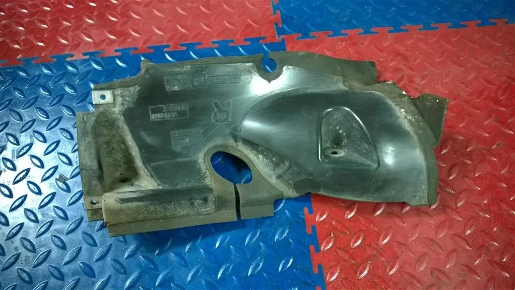 воздуховод радиатора BMW X3 E83  M54B30 231лс 3.0i