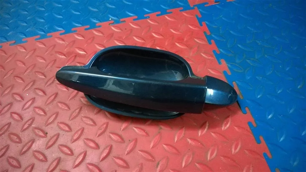 ручка двери наружная BMW 5-серия E60/E61  N53B25A 190 лс 523i