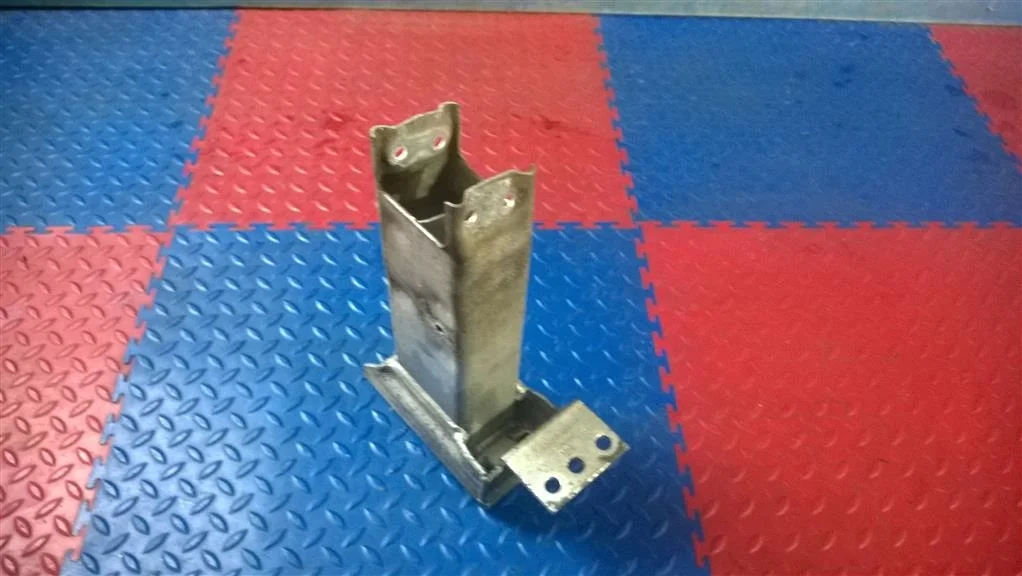 кронштейн усилителя переднего бампера BMW X3 E83 51113448461 Рест  N47D20A 177лс 2.0D 2008 TITANSILBER METALLIC (354)