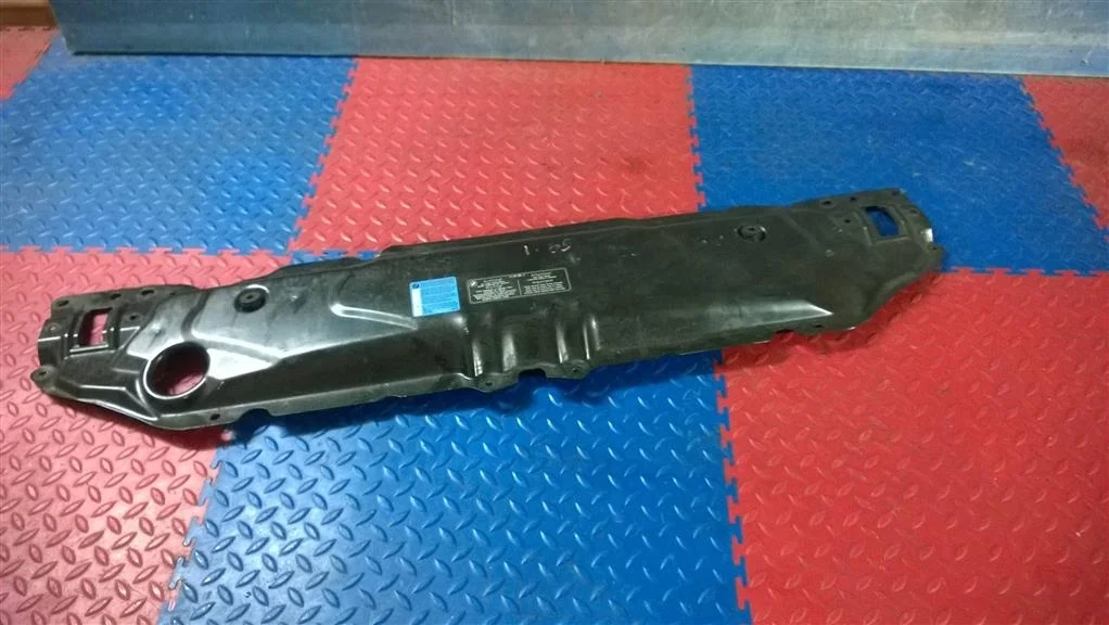 панель телевизор BMW 5-серия E60/E61 51647033741  N53B25A 190 лс 523i 2007 TIEFSEEBLAU METALLIC (A76)