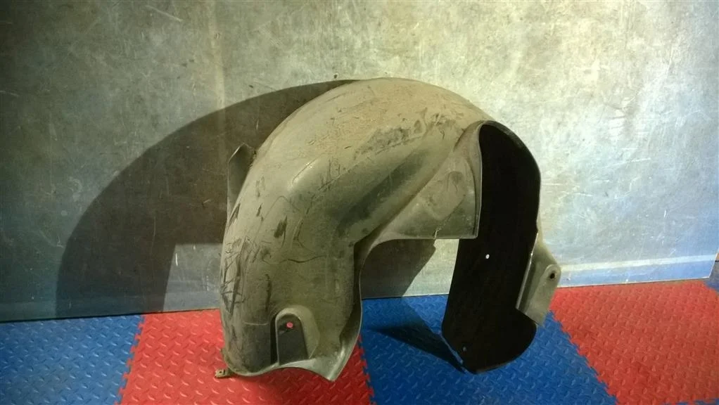 подкрылок BMW X3 E83  N47D20A 177лс 2.0D