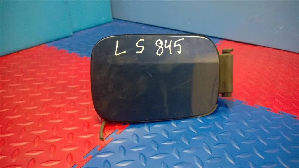 лючок бензобака BMW X3 E83  M54B30 231лс 3.0i