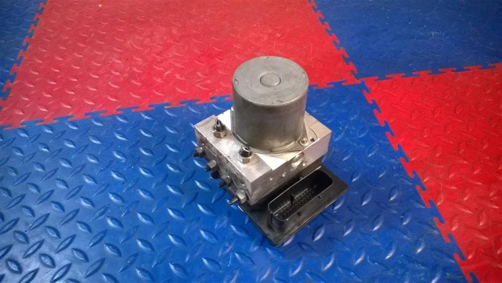 блок abs насос BMW X3 E83  M54B30 231лс 3.0i