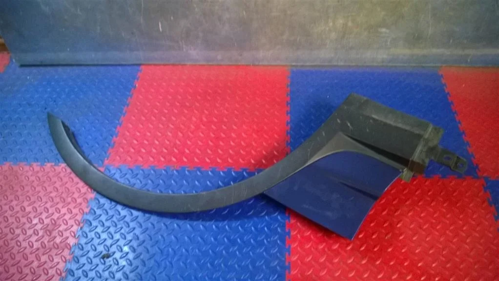 накладка на крыло BMW X3 E83  M54B30 231лс 3.0i