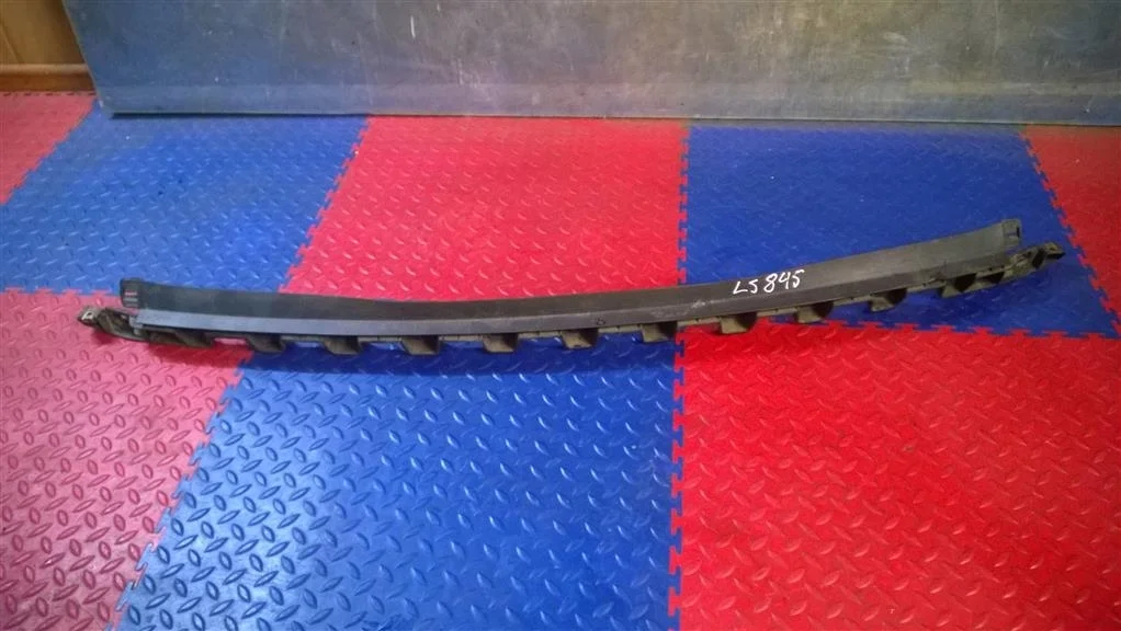 направляющая заднего бампера средняя BMW X3 E83  M54B30 231лс 3.0i