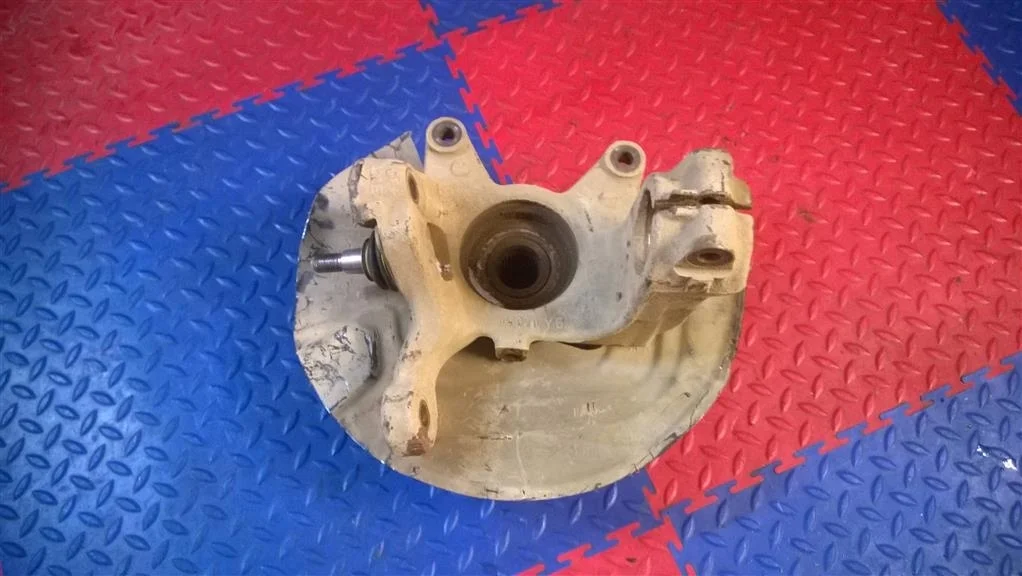 кулак поворотный BMW X3 E83 31213412019  M54B30 231лс 3.0i 2004 BLACK SAPPHIRE METALLIC (475)