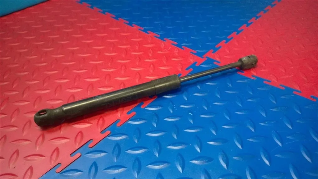 амортизатор капота BMW X3 F25 51237210727  N55B30A 306 лс 3.0i 2011 MINERAL SILVER (A14)