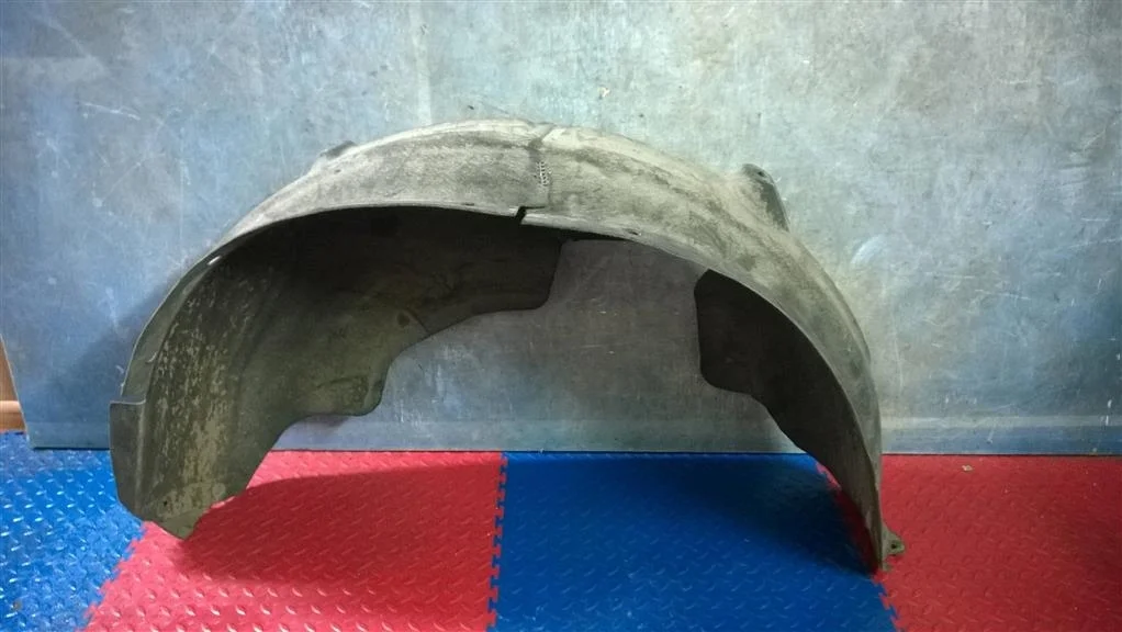 подкрылок BMW X3 F25 51717213649  N55B30A 306 лс 3.0i 2011 MINERAL SILVER (A14)