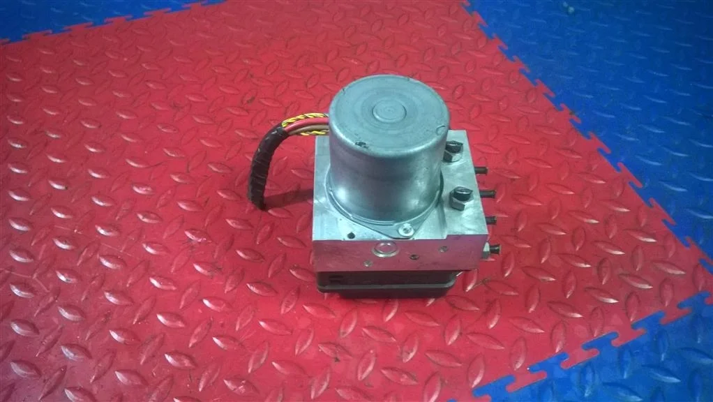 блок abs насос BMW X3 E83  N47D20A 177лс 2.0D