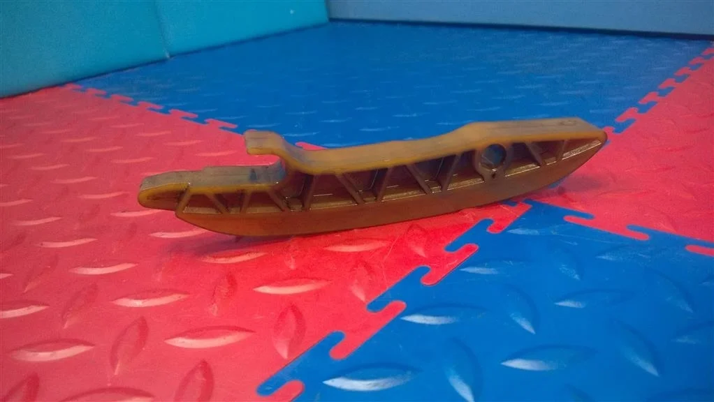 направляющая цепи грм BMW X3 E83  N47D20A 177 лс 2.0D