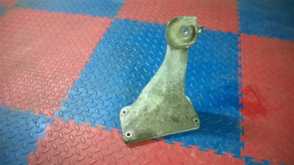 кронштейн двигателя BMW X5 E53 22111097000  M54B30 231 лс 3.0i 2002 BLACK SAPPHIRE METALLIC (475)