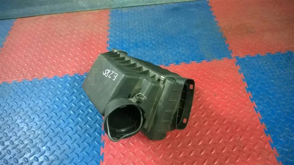 корпус воздушного фильтра BMW X5 E53  M54B30 231 лс 3.0i