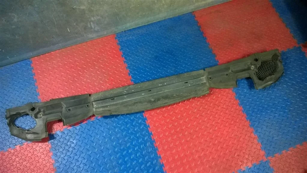 воздуховод радиатора BMW 5-серия E60/E61  N47D20A 177 лс 520D